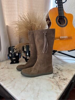 UGG Australia Tall Suede Tassel Boots Women’s US 7.5 EU 38.5 Brown Side Zip